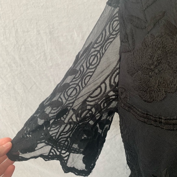 Beautiful Lace Detail Dress - Picture 7 of 9